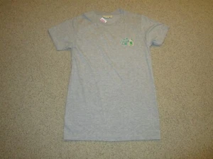 Neu mit Etikett Simply Southern Collection Feelin’ Lucky T-Shirt grau Größe S Small - Bild 1 von 2