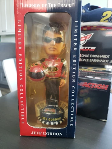 Jeff Gordon Dupont 2001 Champion Bobble Head Cover