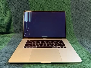 Apple MacBook Pro 16“ - Defekt - iCloudsperre - 240 Ladezyklen - Bild 1 von 10