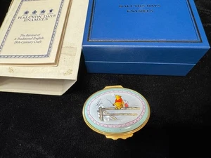 Halcyon Days Enamel Trinket Box Winnie the Pooh & Piglet "The More It Snows..." - Picture 1 of 15