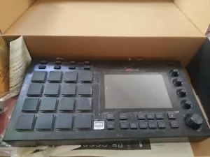 Akai MPC Live Standalone Music Sampler &Sequencer Built-In Monitors - Picture 1 of 2