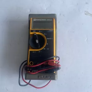 SQUARE D Multimeter WMM-23 mit Schutzhülle funktioniert - Bild 1 von 3