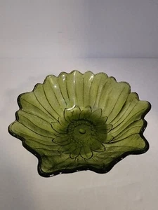 Vintage Green Indiana Glass Lily Pons Sunflower Petal Bowl Candy Dish Textured - Picture 1 of 4