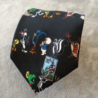 De colección. Corbata Warner Bros. Looney Tunes Colección Estampillas Poliéster Negro EE. UU. 55" Foto 1 de 4