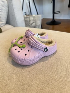 Crocs Baya gefütterter Clog Kinder Gr. C10, Ballerina rosa/winterweiß, Neu mit Etikett - Bild 1 von 8