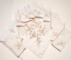 Mantel Bordado Ojales Rosas con 12 Servilletas 68" x 100” Floral Vintage - Imagen 1 de 9