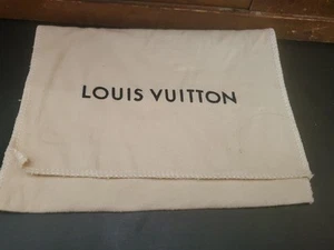 Auténtico bolso antipolvo Louis Vuitton 6,75 x 5,25 beige sobre D - Imagen 1 de 5