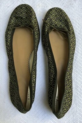 Sapatilhas femininas JCrew verde oliva com estampa de broca de cavalo e laço pequeno tamanho 8M novas sem caixa - Imagem 1 de 4