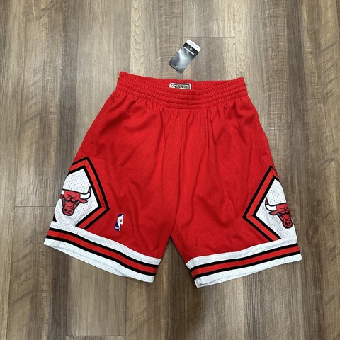 Mens Mitchell & Ness NBA Swingman Shorts Chicago Bulls Road 1997-98 Size M Cover