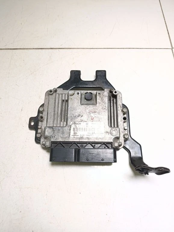 Centralina/modulo motore diesel Hyundai ix35 2010 391202A000 85kW BOS108389 - Immagine 1 di 4