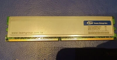 Tedd2048M667HC5  2gb DDRII667Mhz Elite CL=5-5-5-15 Team Group Inc - Immagine 1 di 3
