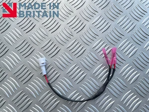 Cavo adattatore AUX Yamaha MT-07 MT-09. Sdoppiatore a Y USB telefono elettrico navigatore satellitare.12V.  - Foto 1 di 2