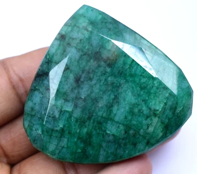 Natural Huge Green Emerald Zambian 479.5 CT Certified Pear Cut Loose Gemstone - Image 1 of 4