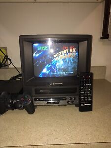 Emerson VT0950 TV VCR VHS Combo Retro Gaming TV W/ Remote For Parts