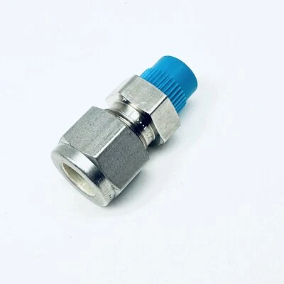 NEW SWAGELOK SS-600-1-2 STAINLESS STEEL FITTING 3/8”TUBE X 1/8” MALE PIPE - Image 1 of 4