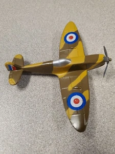 VINTAGE ZEE TOYS DYNA-FLITES SPITFIRE DRUCKGUSS FLUGZEUG A119 - Bild 1 von 6