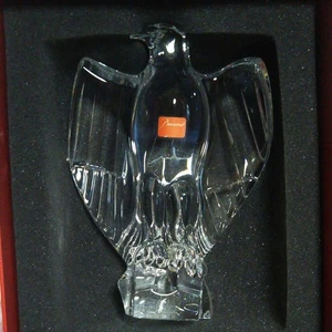 Baccarat Eagle Figurine Clear Glass 17.5cm x 13cm with Box and Protective Sticke - Picture 1 of 7
