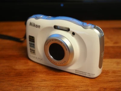 TESTED Nikon COOLPIX S33 13.2MP Digital Camera - White w/ Charging Cable - Image 1 of 4