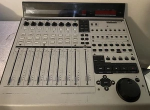 Mackie MCU PRO USB MIDI Universal DAW Mezclador Control Superficie Probado - Imagen 1 de 4