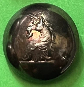 Antiguo botón librea cabeza unicornio b/s Hammond Turner & Sons - varias familias - Imagen 1 de 5