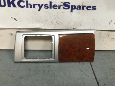 ПРАВАЯ ПАНЕЛЬ ОТДЕЛКИ ПРИБОРНОЙ ПАНЕЛИ CHRYSLER GRAND VOYAGER 2008-12 O/S - Изображение 1 из 4