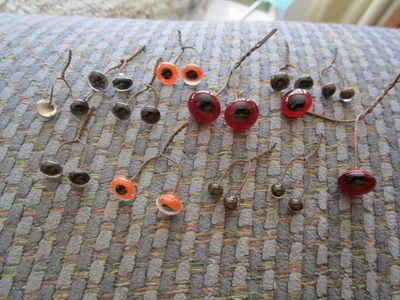 12 pares de ojos de vidrio vintage de varios colores y tamaños para taxidermia, etc. Foto 1 de 4