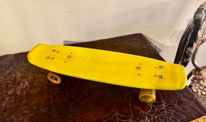 Vintage California Free Former Yellow Plastic Old School Skateboard - Picture 1 of 8