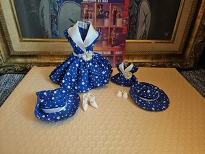 Vestido, zapatos y sombrero Fashion Avenue Barbie&KELLY 1998 azul margaritas nuevo en caja - Imagen 1 de 24