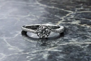 VENTA INMOBILIARIA: Anillo de diamantes VVS simulado de laboratorio de plata esterlina 925 de 1,5 quilates TALLA 7 - Imagen 1 de 2