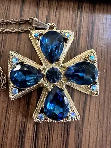Vintage Costume Jewelry Ladies Necklace Pendant - Picture 1 of 3