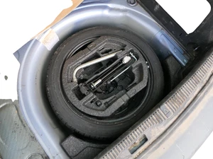 Polo 9N3 6R Ersatzrad Ersatzreifen 205/45 R16 (Notrad Notreifen) + Wagenheber - Bild 1 von 3