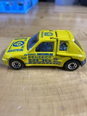 Matchbox Peugeot 205 Turbo 16 amarillo apertura hatchback trasero Foto 1 de 4