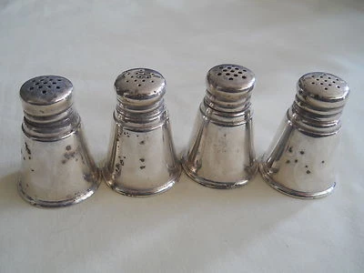 International Sterling Silver 4 Salt / Pepper Shakers Foto 1 de 2