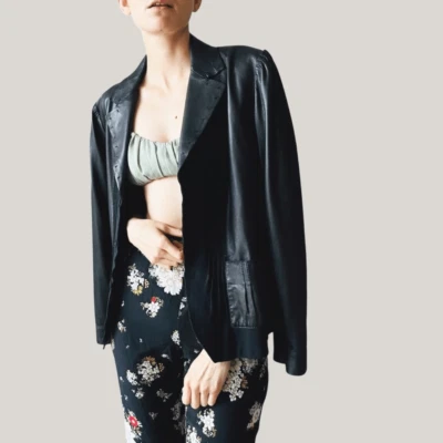 Chaqueta de cuero y seda negra Elie Tahari solapa puntada en el hombro M Foto 1 de 4