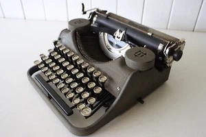 Antique Underwood Portable - Typewriter - Excellent Working Order! - Picture 1 of 12