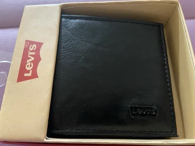 Levi's мужчин тройного сложения кожаный бумажник черный 31LV130033 новый - Изображение 1 из 4