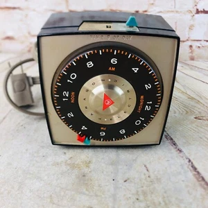 VTG Heavy-Duty 24 Hour Timer 7 Amps 1800 Watts Model APT 14-0 Paragon Electric - Picture 1 of 15