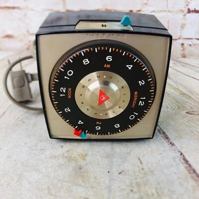 VTG Heavy-Duty 24 Hour Timer 7 Amps 1800 Watts Model APT 14-0 Paragon Electric - Image 1 of 4