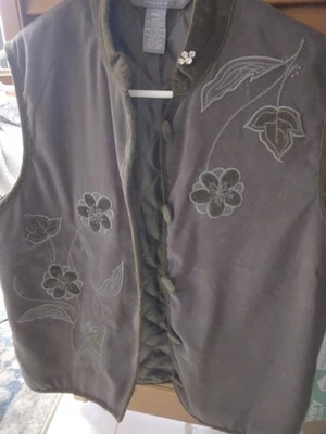 Colete acolchoado floral bordado vintage Jessica Holbrook pequeno verde oliva - Imagem 1 de 3