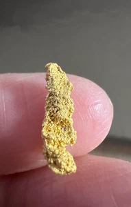 0.54 Grams Australian Natural Gold Nugget - QLD, lustrous reef gold with quartz - Picture 1 of 17