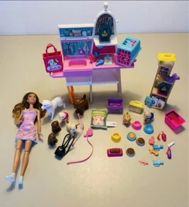 JUEGO MUÑECA TÉCNICO BOUTIQUE BARBIE VETERINARIO MASCOTA PERRO GATO ASEO + Más - Imagen 1 de 5