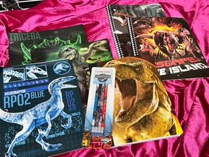 Jurassic World Folders Notebook Comp Notebook 3-Hole 2-Pocket Portfolio Folders - Picture 1 of 10
