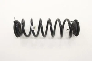 Muelle helicoidal suspensión trasera izquierda Volkswagen Passat 2019-2022 OEM 561511115A - Imagen 1 de 12