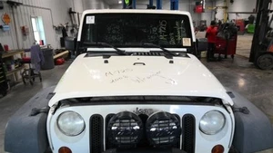 Radiator VIN W 6th Digit Jk Body Fits 07-18 WRANGLER 882699 - Picture 1 of 8