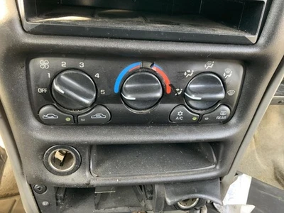 Climatizador VIN N 4º dígito clásico OEM 01-05 MALIBU 1367310 Foto 1 de 4