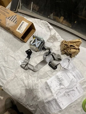 2006-2009 Buick Lucerne Right Front seatbelt Retractor - Image 1 of 4