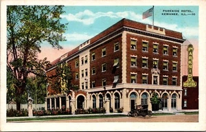 Parkside Hotel Kewanee ILLINOIS W/ MODEL T TYPE VEHICLE WHITE BORDER POSTCARD D6 - Picture 1 of 2