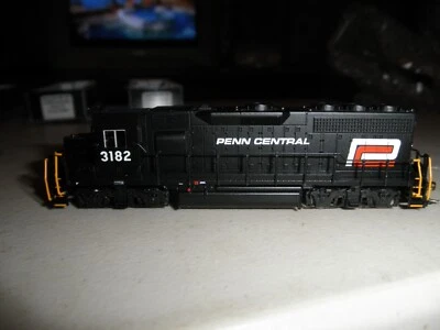 Penn Central  GP40 -  Red C  w/ DCC & sound - Image 1 of 4
