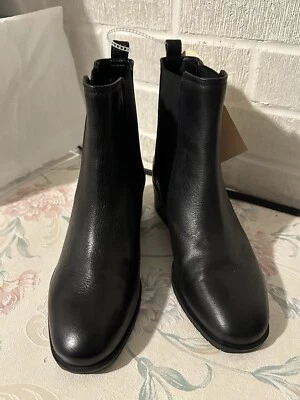 Kenneth Cole Reaction Salt Chelsea Womens Boot Black Leather  Size 5.5 Classic - Image 1 of 4