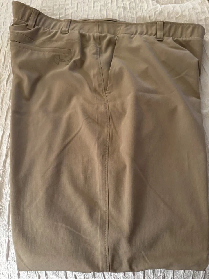 Under Armour Men's the Showdown Beige Stretch Nylon Golf Pants 40x32 - Image 1 of 3